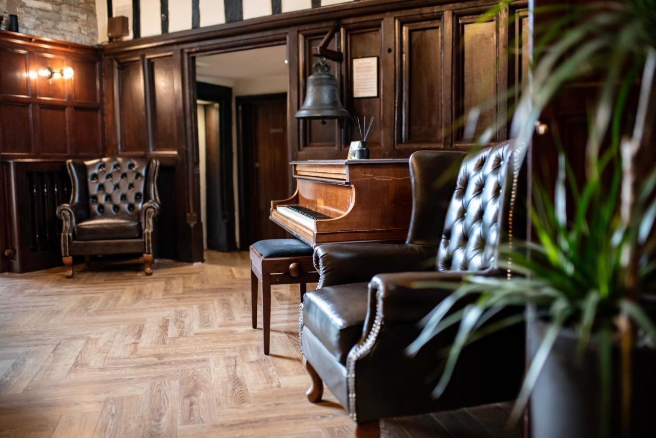 Karma Salford Hall Hotel سالفورد برايرس المظهر الخارجي الصورة