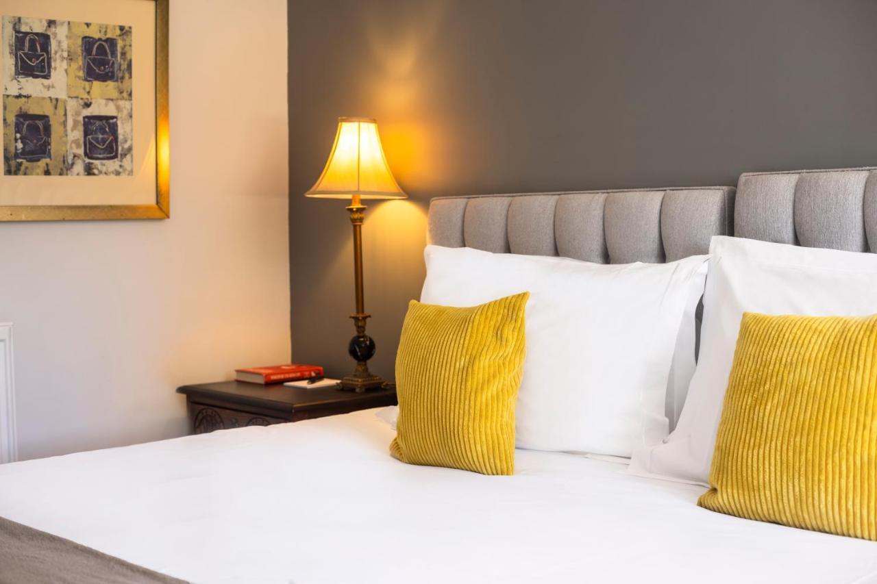 Karma Salford Hall Hotel سالفورد برايرس المظهر الخارجي الصورة