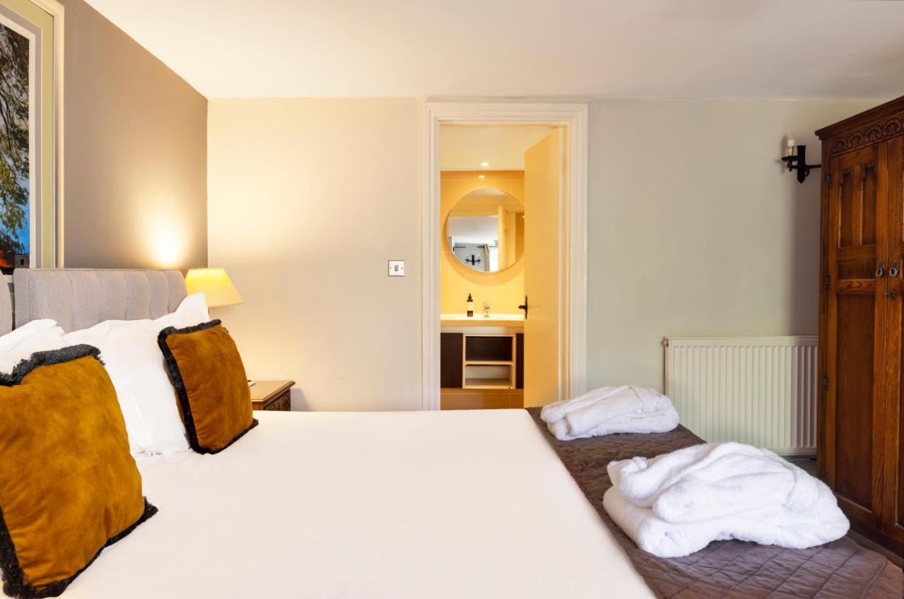 Karma Salford Hall Hotel سالفورد برايرس المظهر الخارجي الصورة